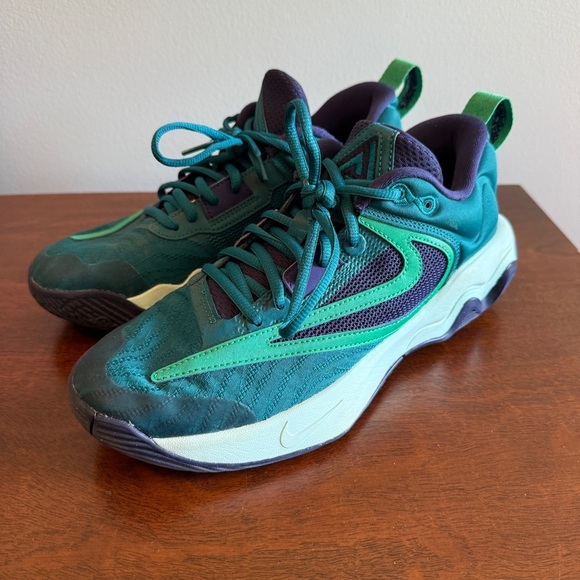 Nike Other - EUC Nike Giannis Immortality Basketball  Shoes - Geode Teal